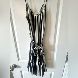 Gianni Bini dress. Removable belt. Size small.